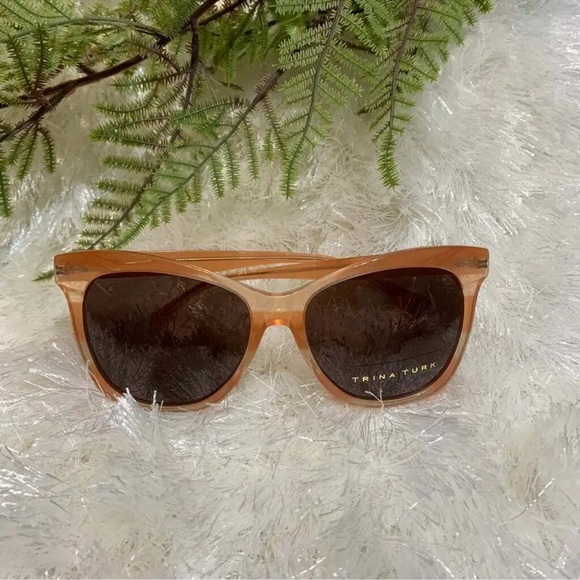 192.00 NEW Trina Turk Peach Tabago Sunglasses - Picture 4 of 6